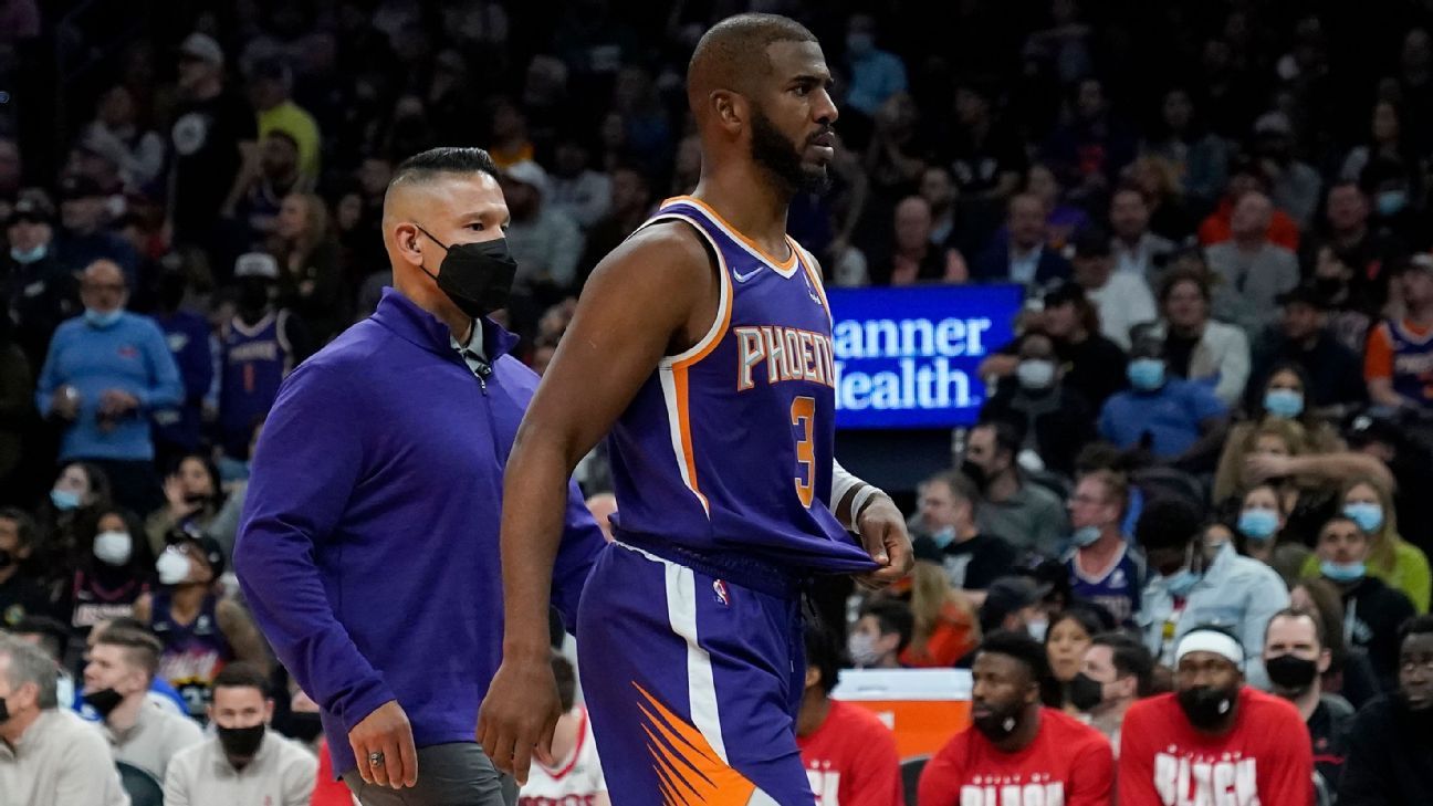 ClutchPoints on X: A hand fracture wasn't stopping Chris Paul was