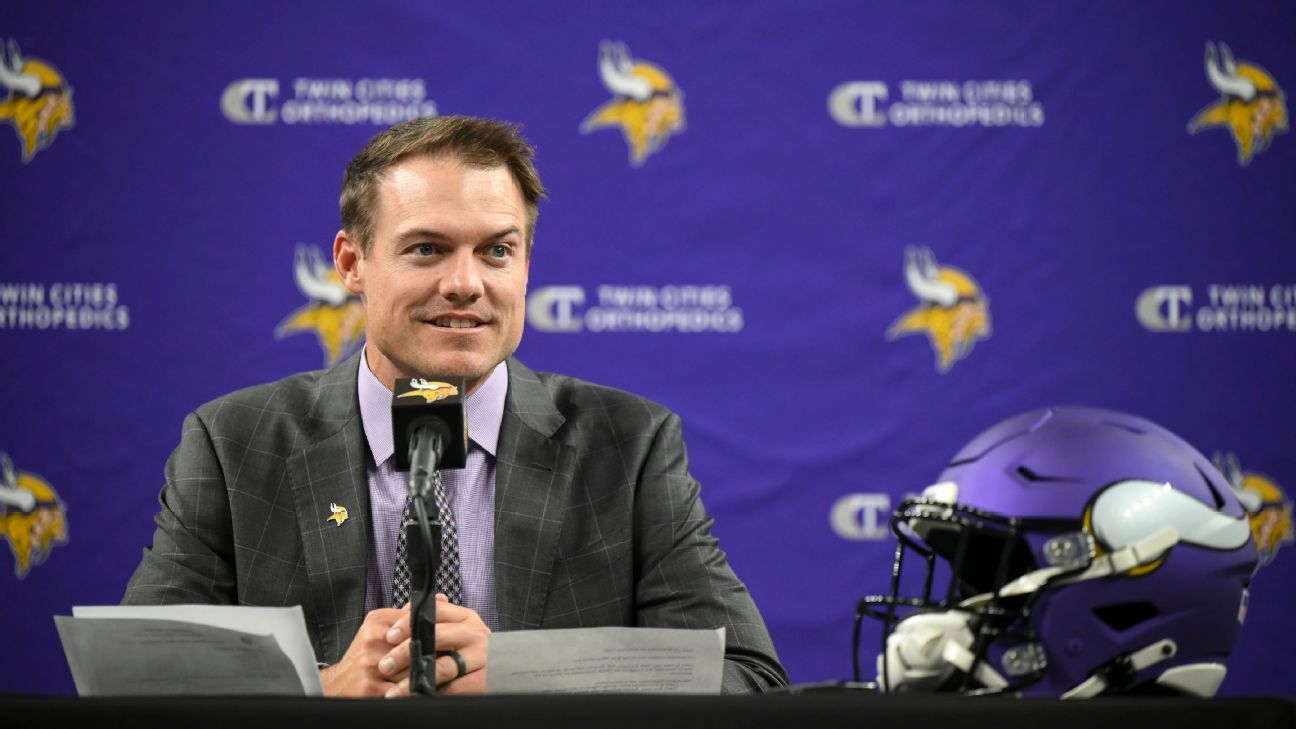 Minnesota Vikings' Kevin O'Connell 'excited to coach' Kirk Cousins in 2022