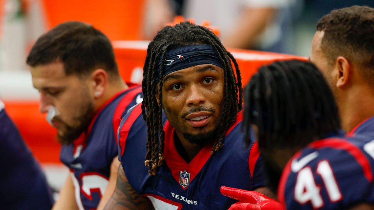 Houston, TX, USA. 12th Sep, 2021. Houston Texans outside linebacker  Christian Kirksey (58) leaves the field after an NFL football game between  the Jacksonville Jaguars and the Houston Texans at NRG Stadium