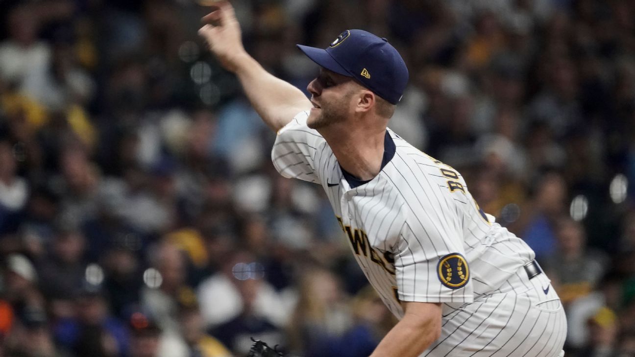 Brewers decline option on Brad Boxberger, claim Tyson Miller