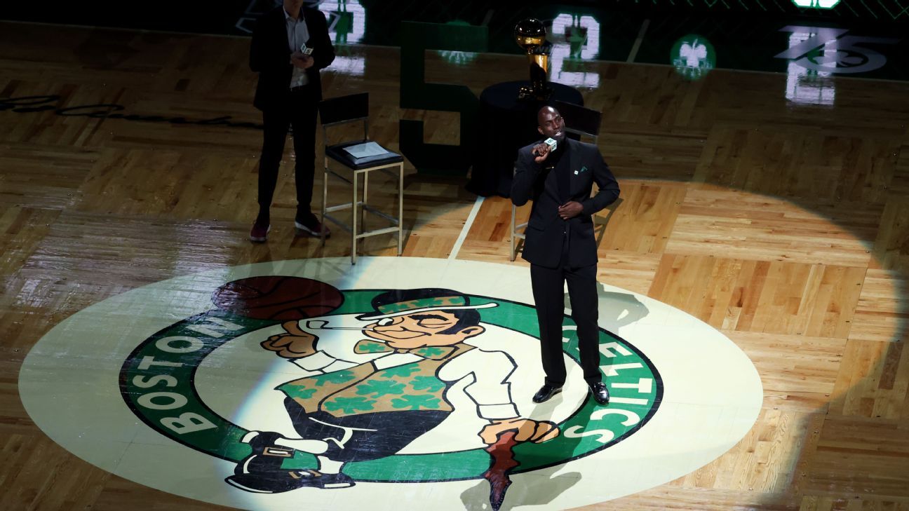 Boston Celtics raise Kevin Garnett's No. 5 to rafters, with Ray Allen on hand fo..