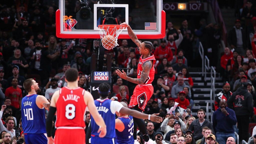 DeMar DeRozan's 50-point game carries Chicago Bulls to key OT win