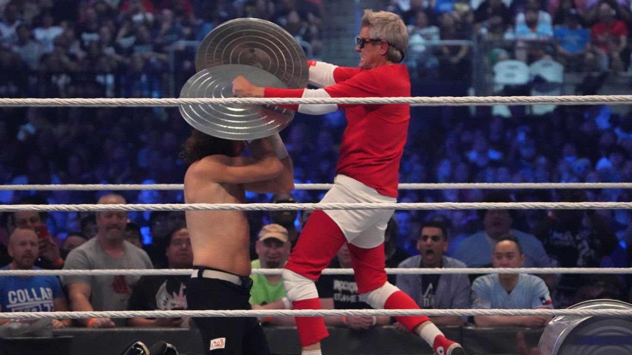 WWE WrestleMania 38 Night 2 live results and analysis: Johnny Knoxville defeats ..