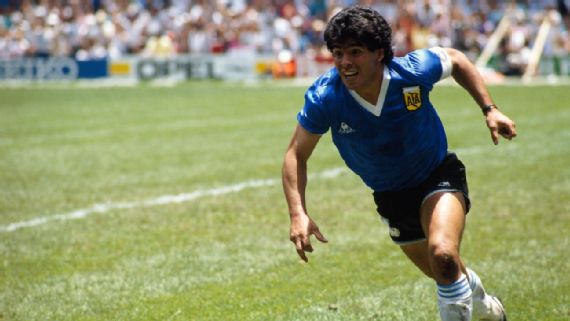 Verkeersopstopping heb vertrouwen Absoluut Where Diego Maradona's 'Hand of God' shirt has been and how it got to  auction