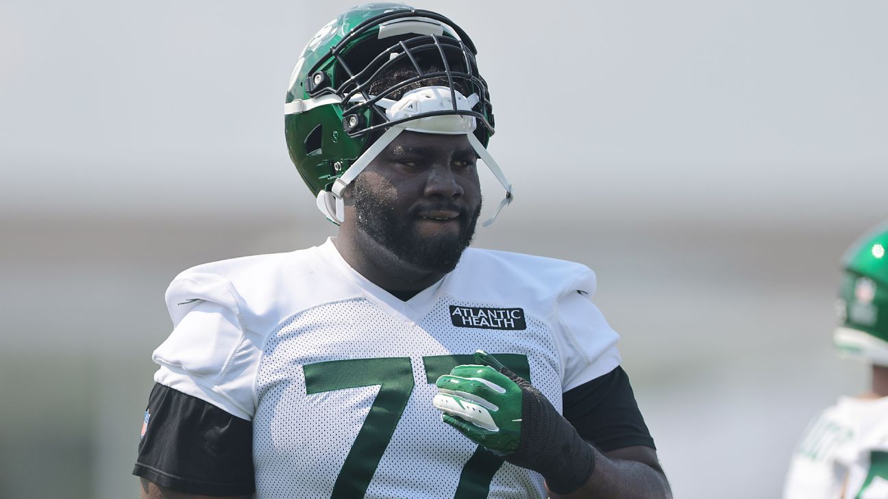 New York Jets' Mekhi Becton having MRI on surgically repaired knee; coach Robert..