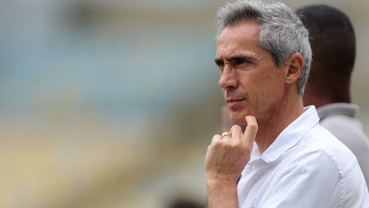 Quem será o titular? Paulo Sousa abre o jogo sobre disputa entre Santos e Hugo por titularidade no Flamengo