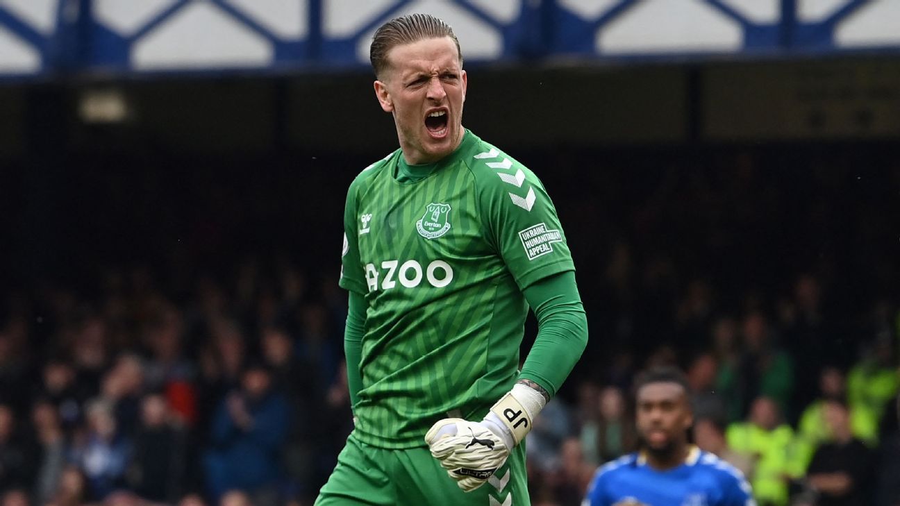 Jordan Pickford extends Everton deal until 2029