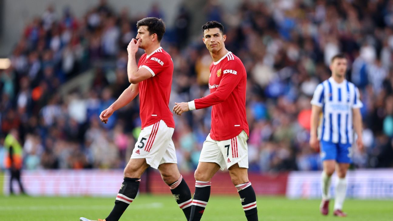Weekend Review: Humiliation for Manchester United, title-winning wonder strikes, drama in Serie A thumbnail