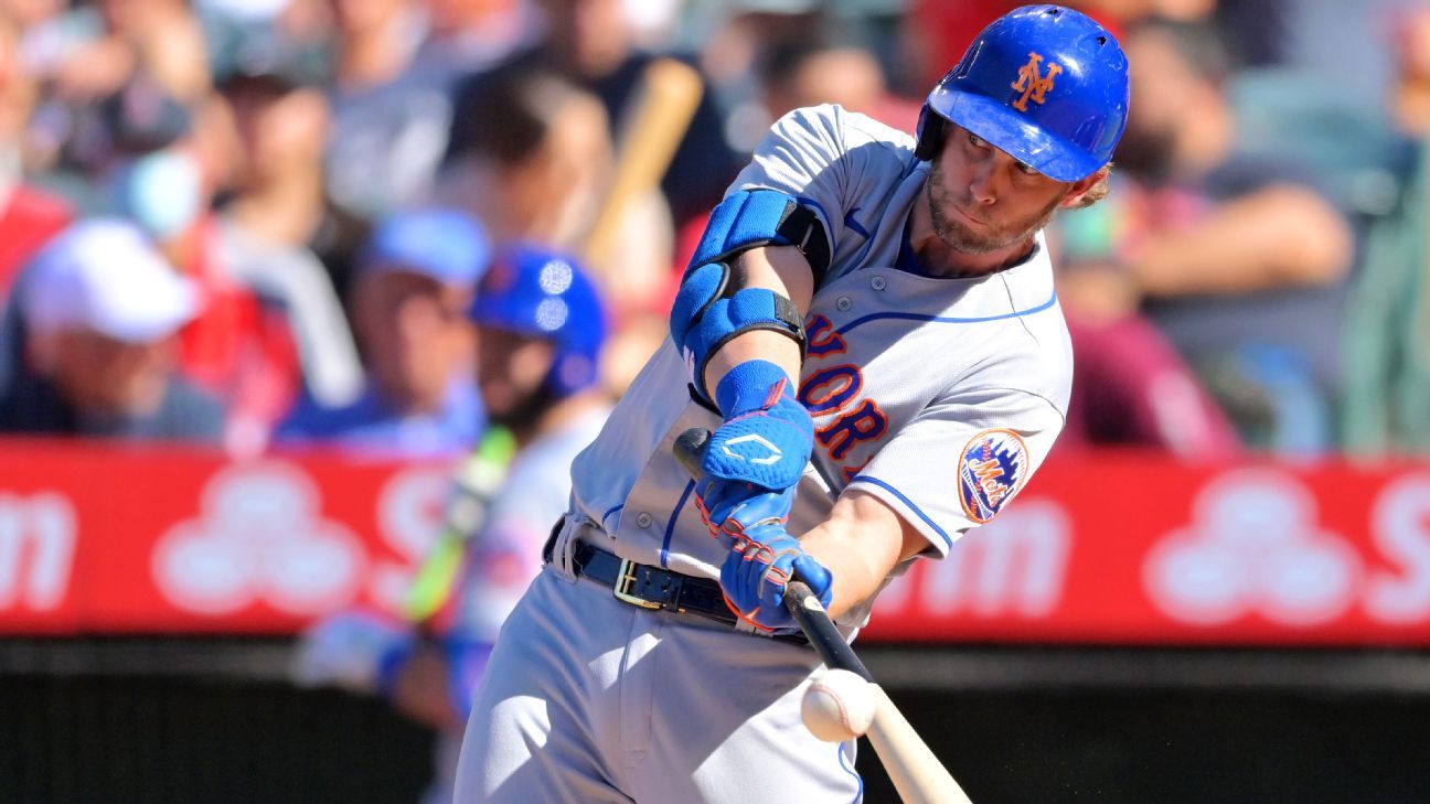 Mets' Jeff McNeil exits because of fatigue