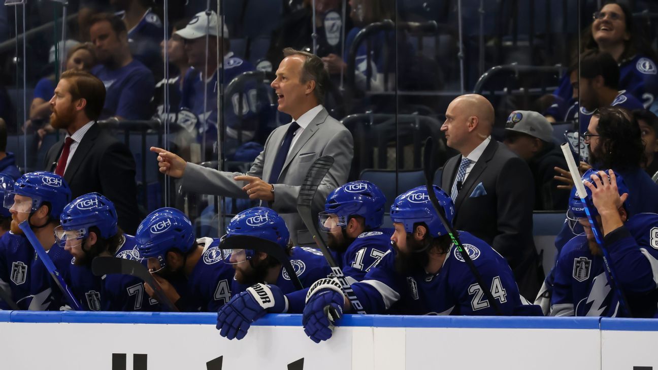 Tampa Bay Lightning Stadium Series Jersey Revealed! 