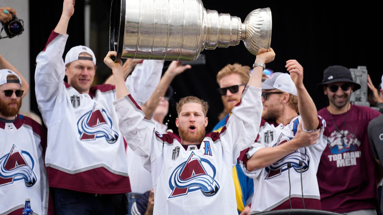 Avs live it up as they celebrate title at parade