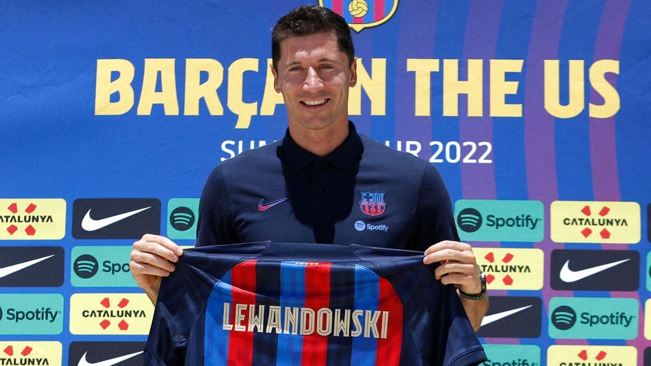 What jersey number will Lewandowski wear at Barcelona? - AS USA