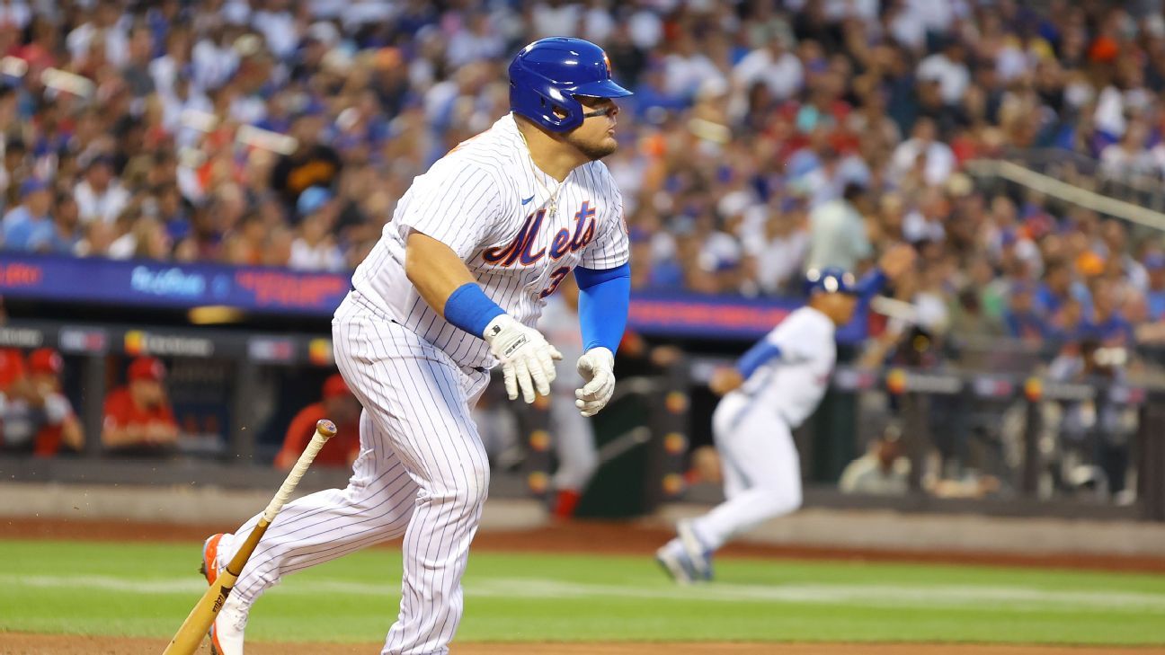 Vogelbach's 3-run double helps Mets beat Reds, who lose ground in