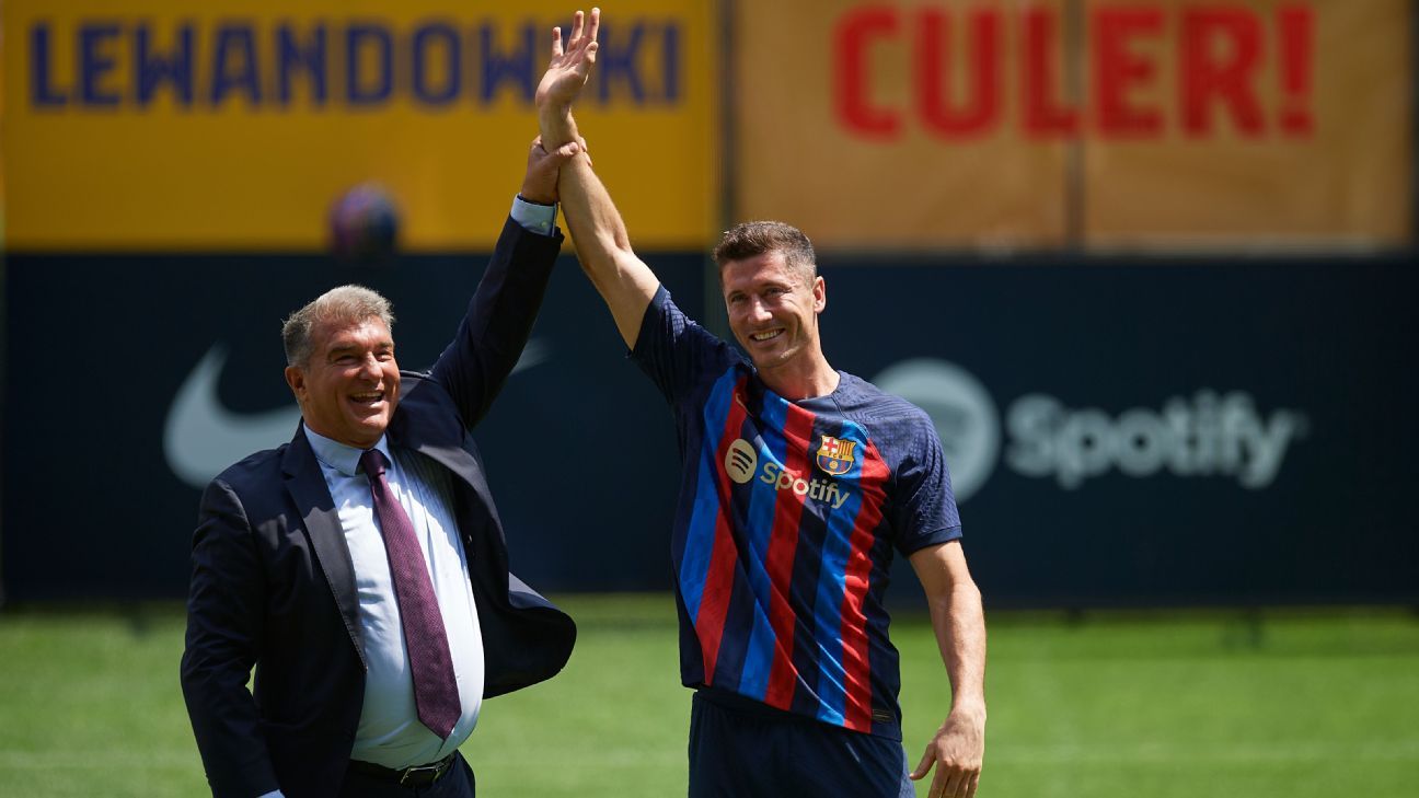 Barcelona, Man Metropolis win switch window; Ronaldo, Leicester the largest losers