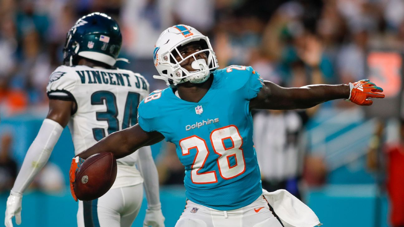 Los Angeles Chargers running back Sony Michel (20) before an NFL football  game against the San Francisco 49ers in Santa Clara, Calif., Sunday, Nov.  13, 2022. (AP Photo/Jed Jacobsohn Stock Photo - Alamy