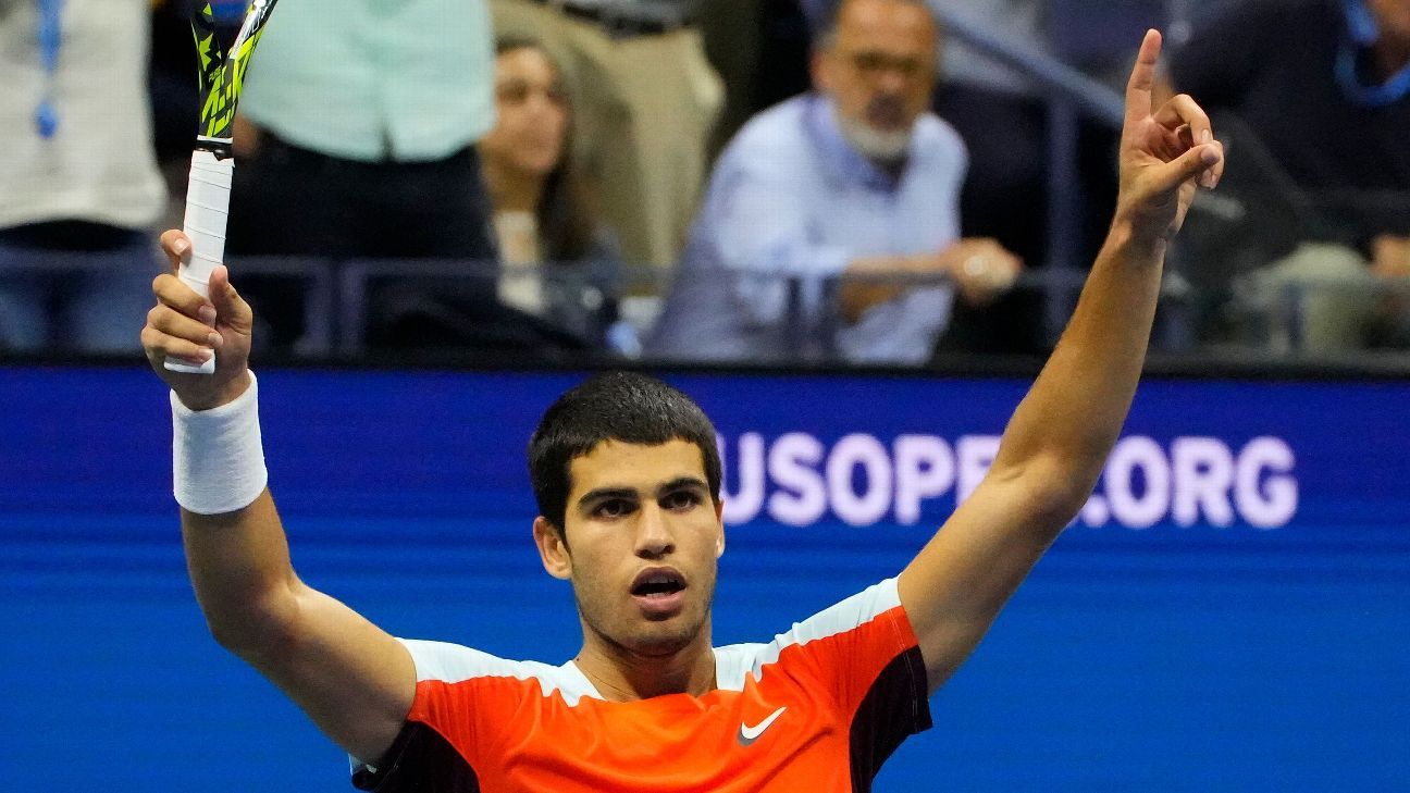 Carlos Alcaraz outlasts Jannik Sinner in epic 5-setter to make US Open semifinal..