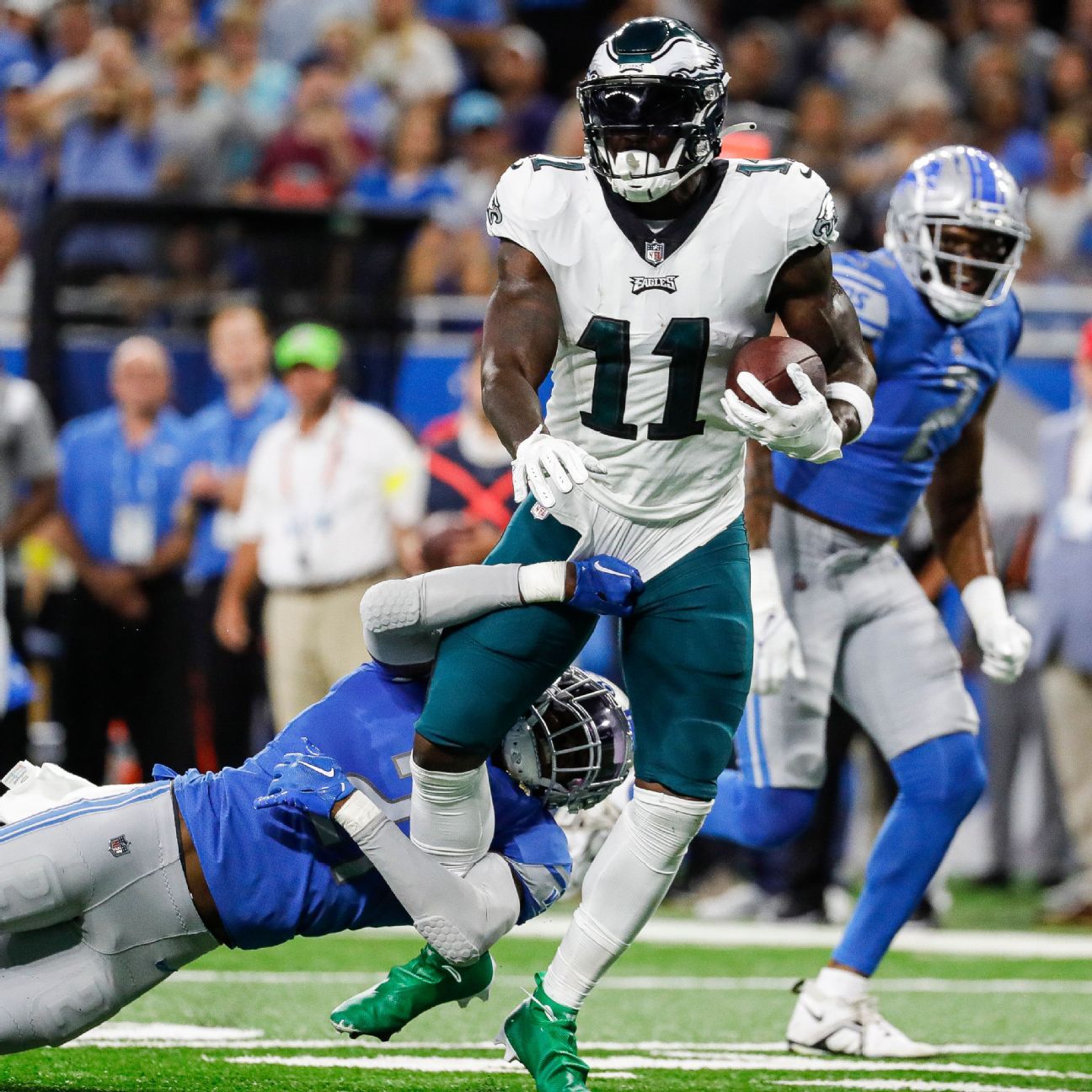 WR A.J. Brown sets Philadelphia Eagles receiving record in debut with