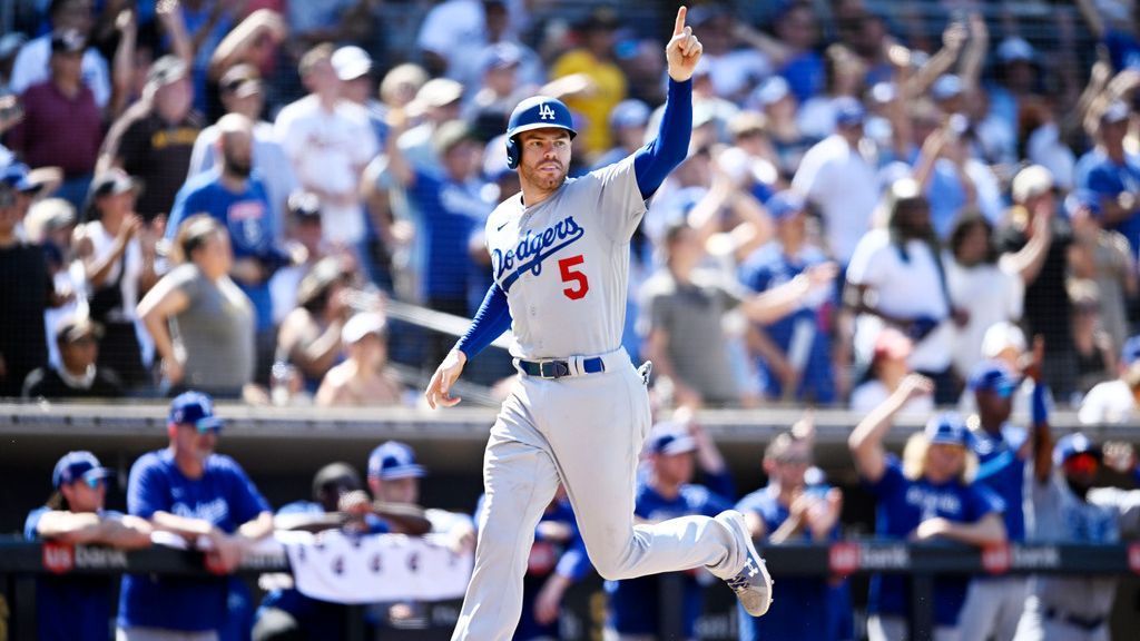 Dodgers 1st team to clinch a playoff spot, rout Padres 11-2