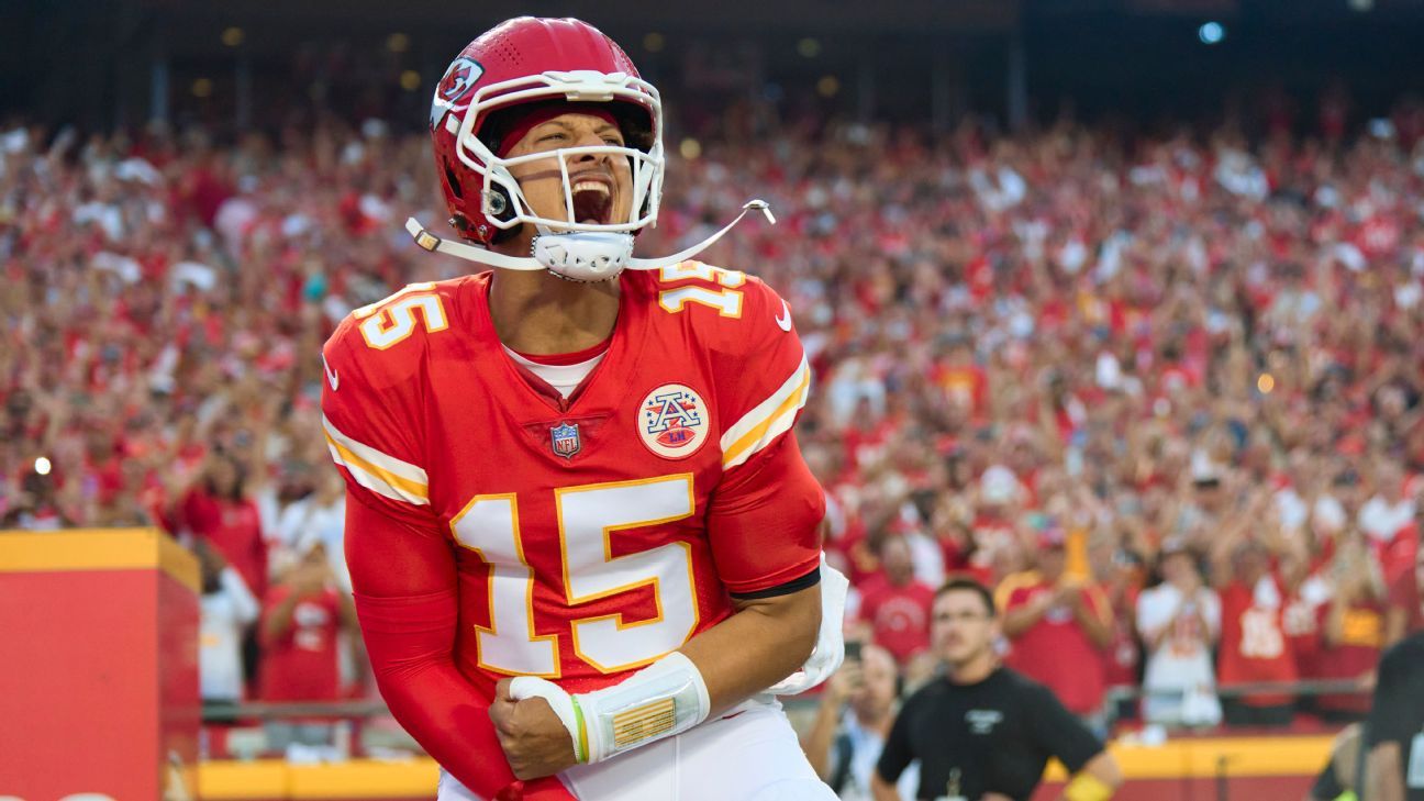 Six completions, six receivers: Patrick Mahomes' opening drive offers  glimpse of Chiefs' 2022 passing offense - ESPN - Kansas City Chiefs Blog-  ESPN