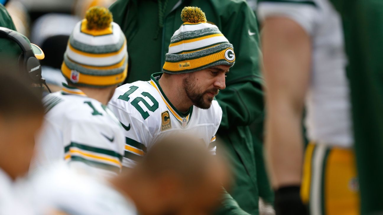 Aaron Rodgers says his tablet situation was different from Tom Brady's in one ke..