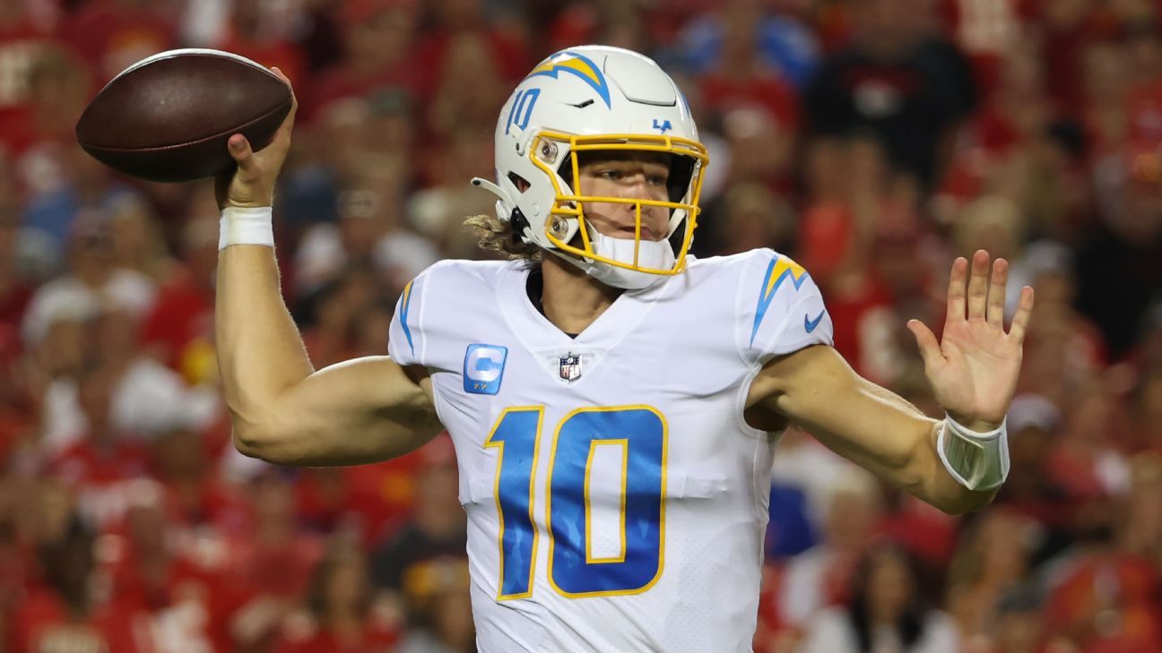 Fantasy football news & notes: Justin Herbert, Keenan Allen updates - ESPN