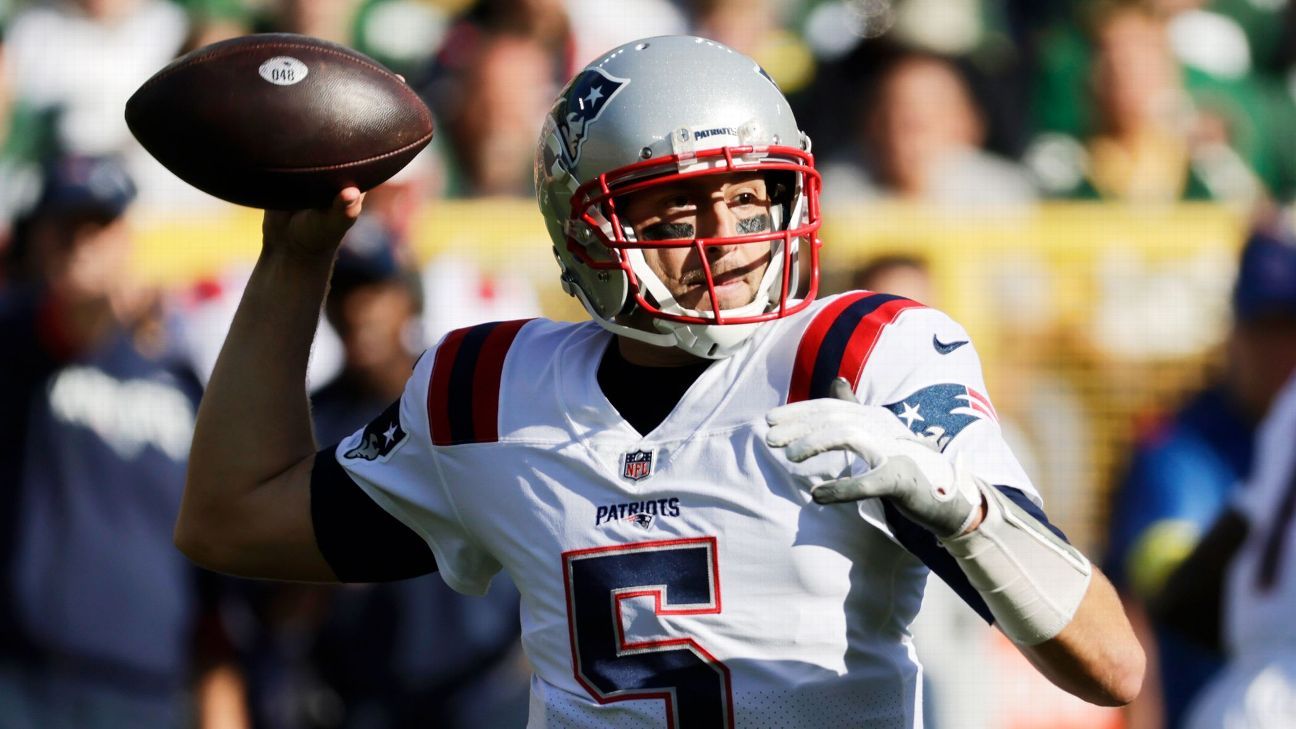 New England Patriots re-sign quarterback Brian Hoyer, agent says - ESPN