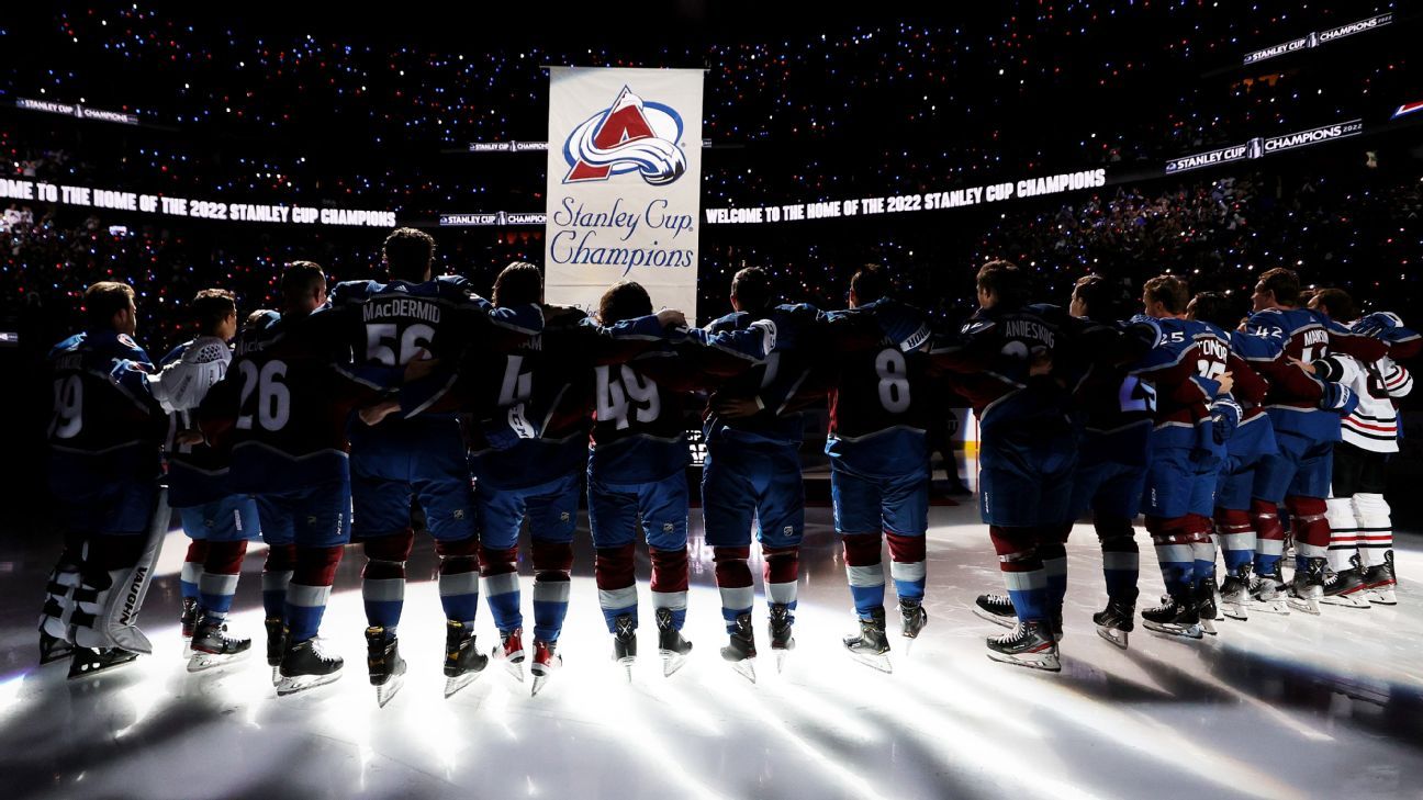 Avalanche raise Stanley Cup banner, start title defense with win