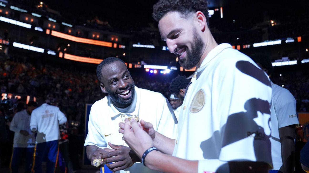 Warriors get '22 title rings, unveil banner on 'special night'