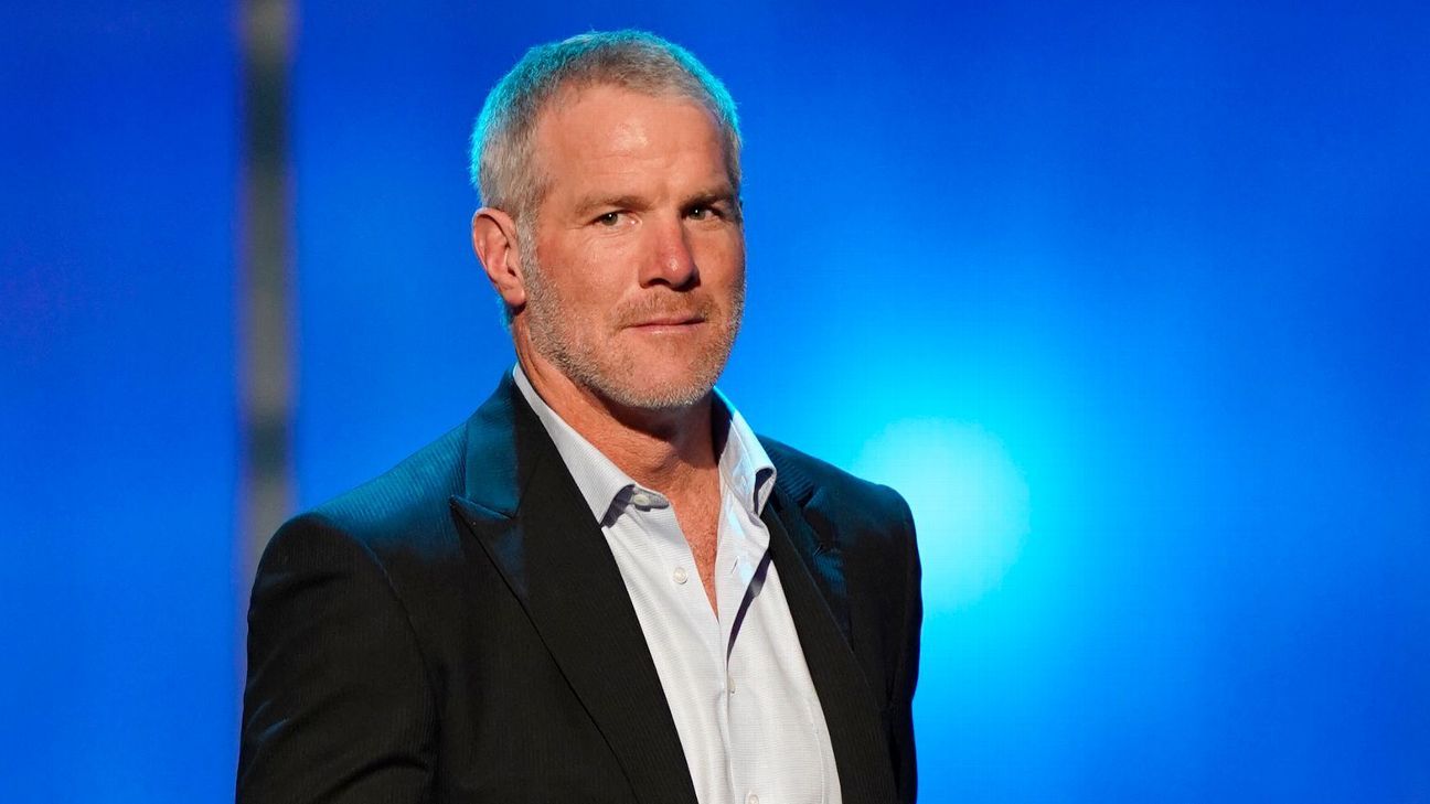 Brett Favre files motion to dismiss Mississippi lawsuit