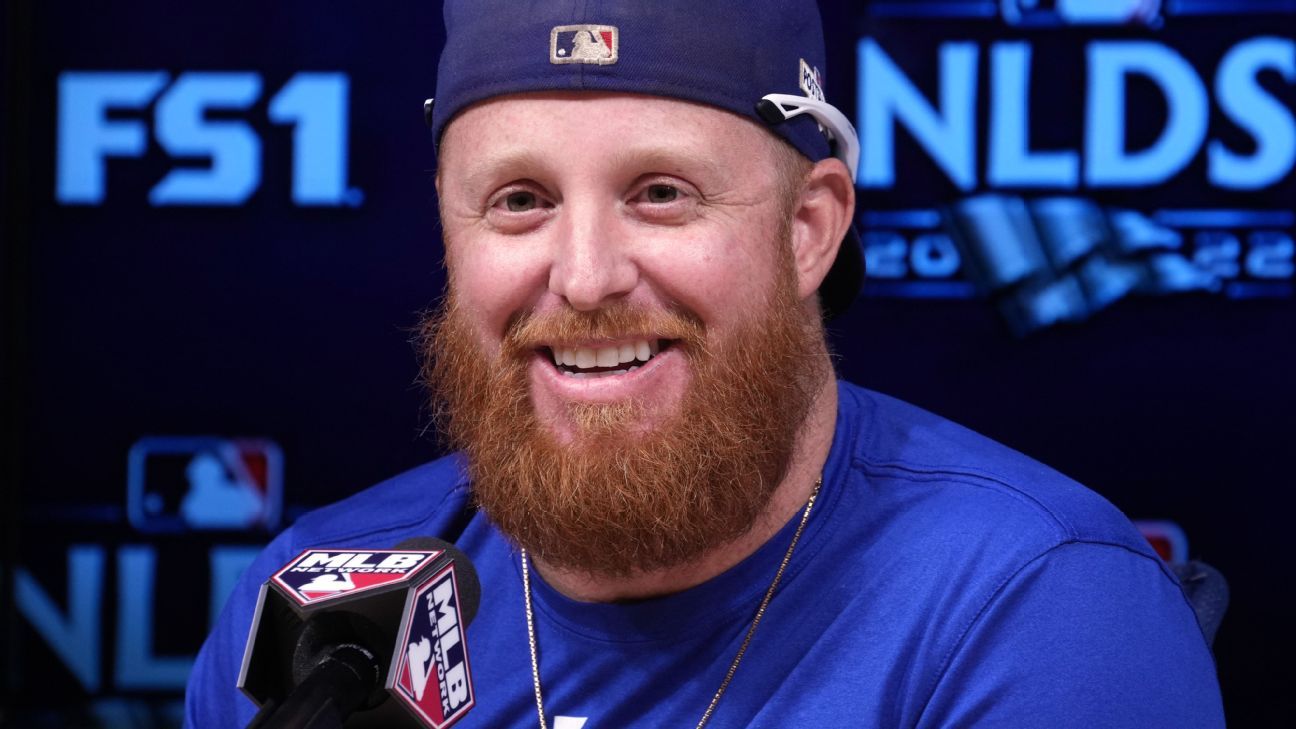 Dodgers' Justin Turner wins MLB's Clemente Award for philanthropy