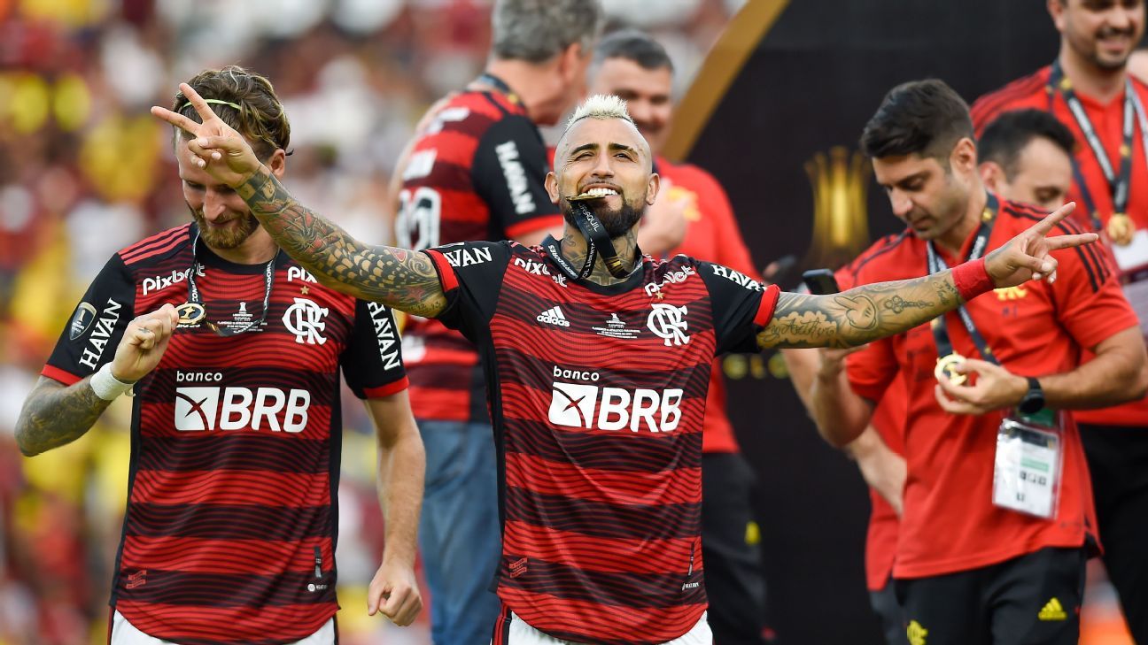 Isla revela conversa com Vidal sobre o Flamengo e se coloca à disposição de  Dome para estrear contra o Santos, flamengo