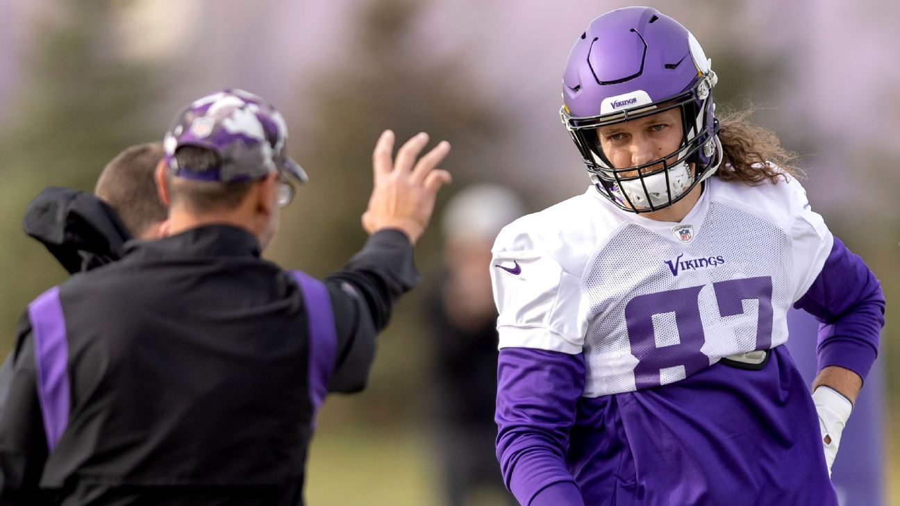 T.J. Hockenson trade details: Vikings send draft picks to Lions for TE  before NFL trade deadline