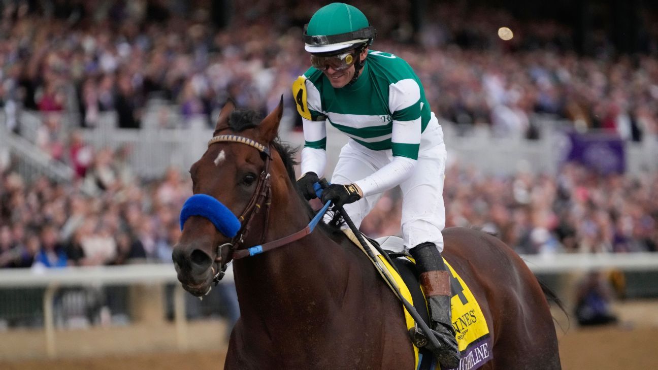 Flightline run away winner at Eclipse Awards