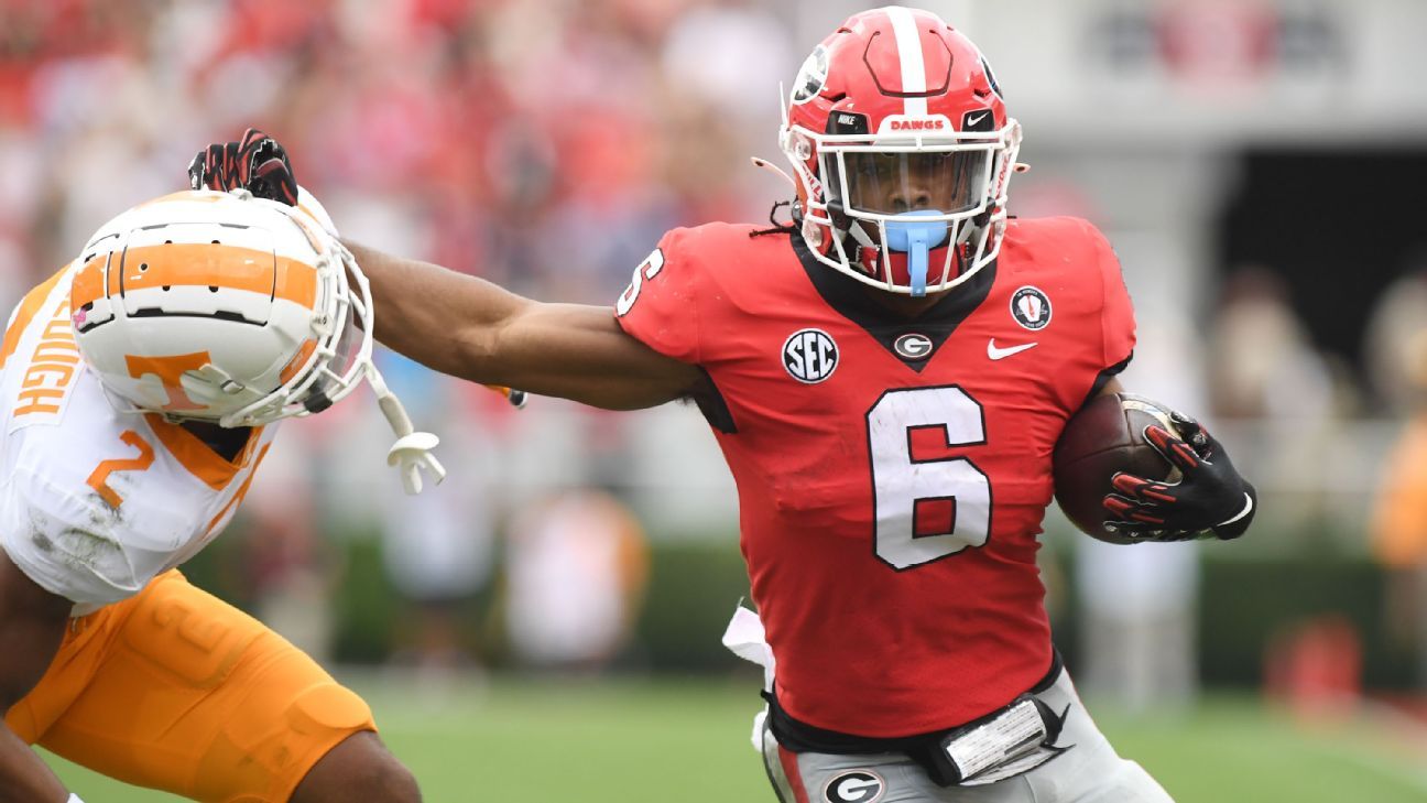 College Football Playoff Selection Committee Announces Final Top 25  Rankings of 2022 - College Football Playoff