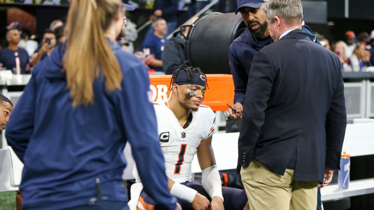 Justin Fields: Update on Chicago Bears QB's shoulder injury