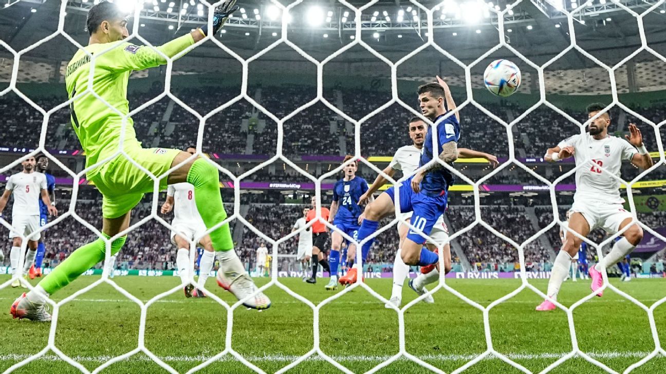 USA men's soccer team wins against Iran, fans go crazy in celebration