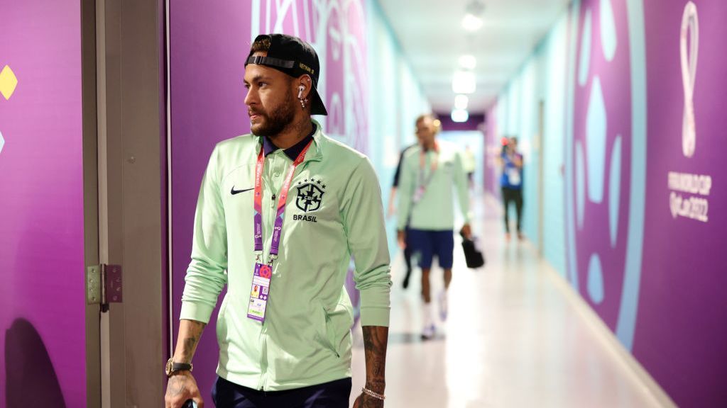 Neymar vai ao estádio com delegação do Brasil para jogo contra Camarões -  Superesportes