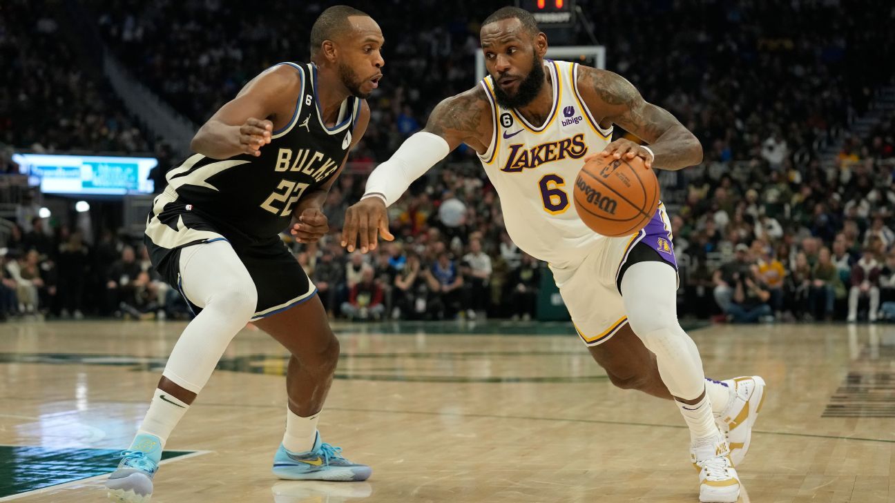 Mercado da NBA: Bucks trocam Middleton por ex-Lakers