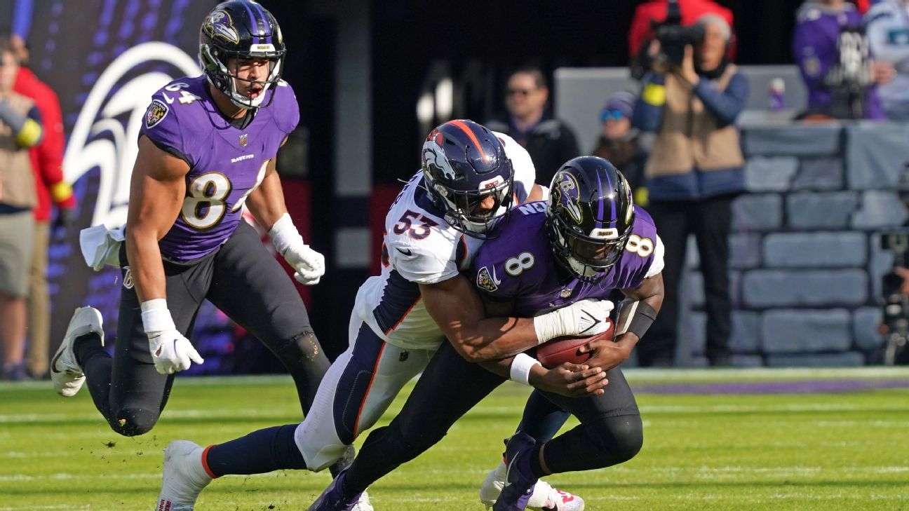 Ravens QB Lamar Jackson ruled out with knee injury