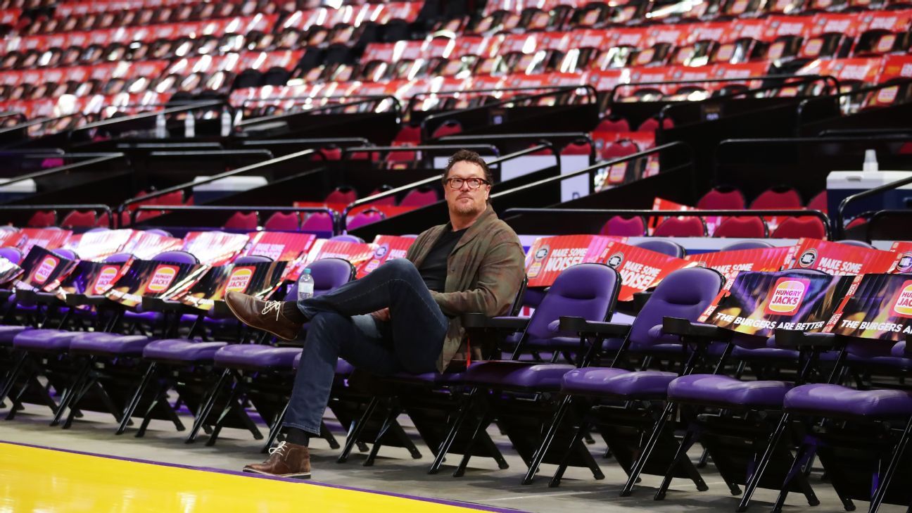 Luc Longley back as a part-owner of NBL champions Sydney Kings as