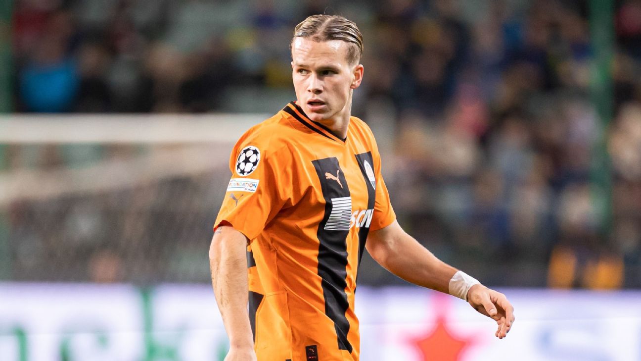 LIVE Transfer Talk: Shakhtar Donetsk confirm Arsenal interest in Mudryk