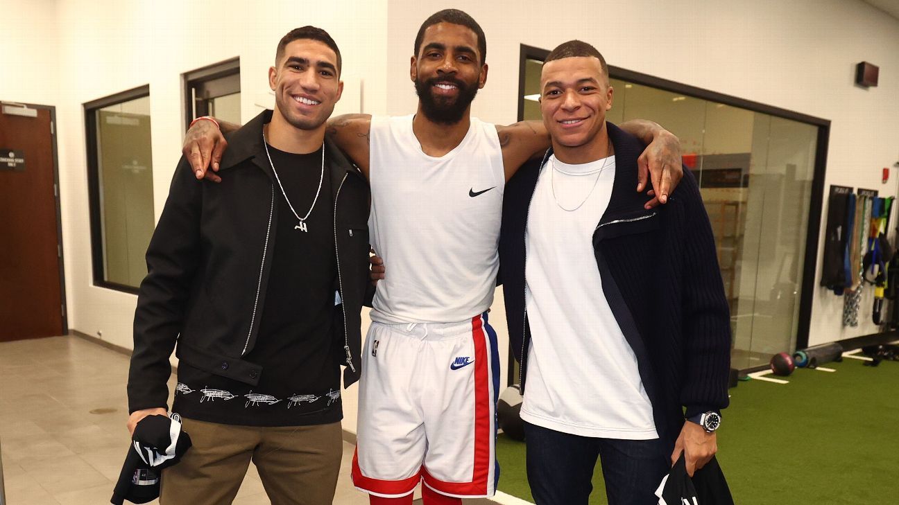 PSG teammates Achraf Hakimi and Kylian Mbappé after the game