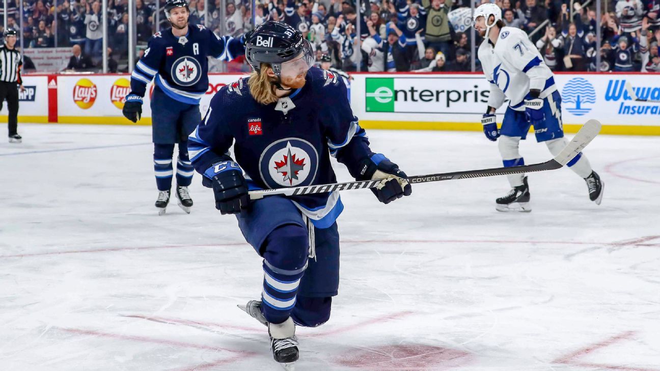 Winnipeg Jets - Scoring two BIG goals tonight, Kyle Connor