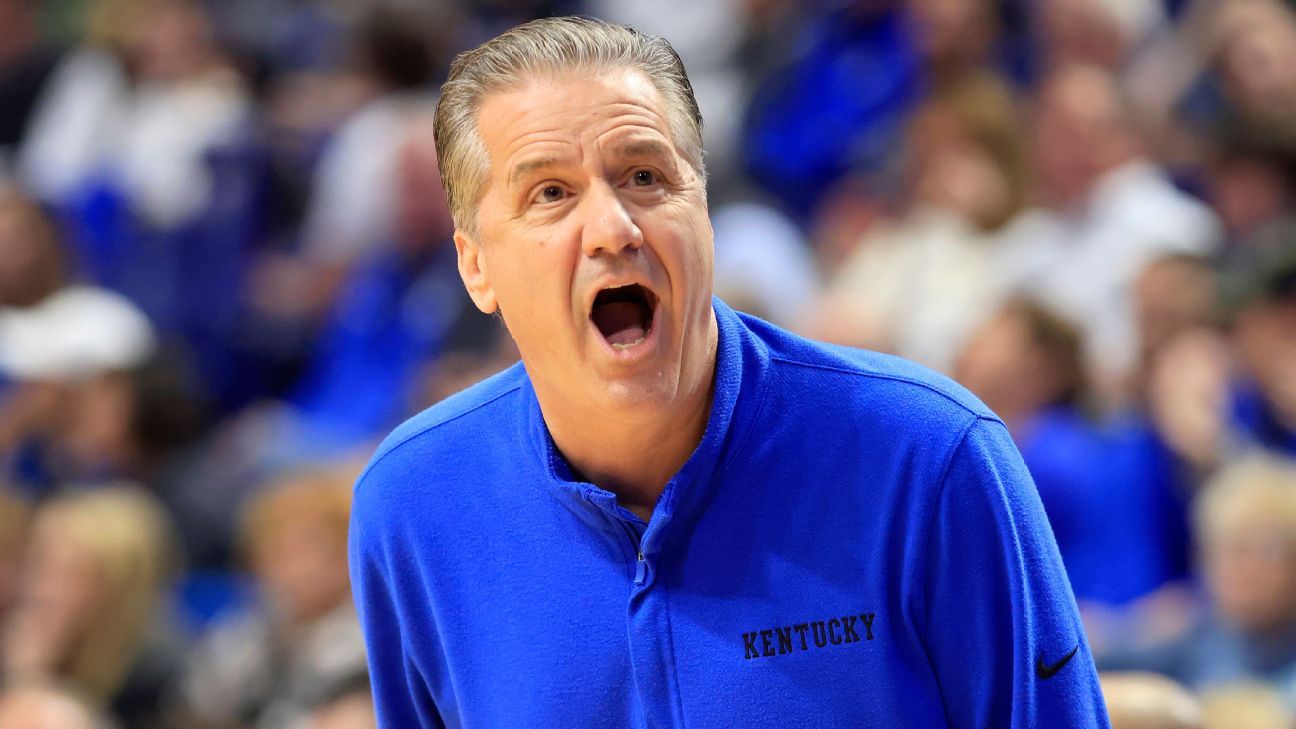 Fan ejected over Texas sign aimed at Calipari
