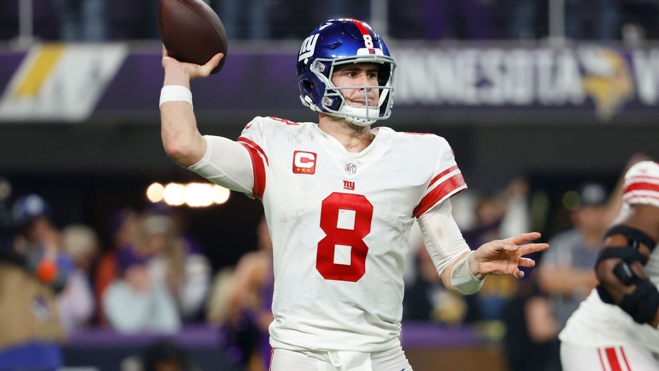 Daniel Jones leads underdog Giants past Vikings for first playoff win since 2011