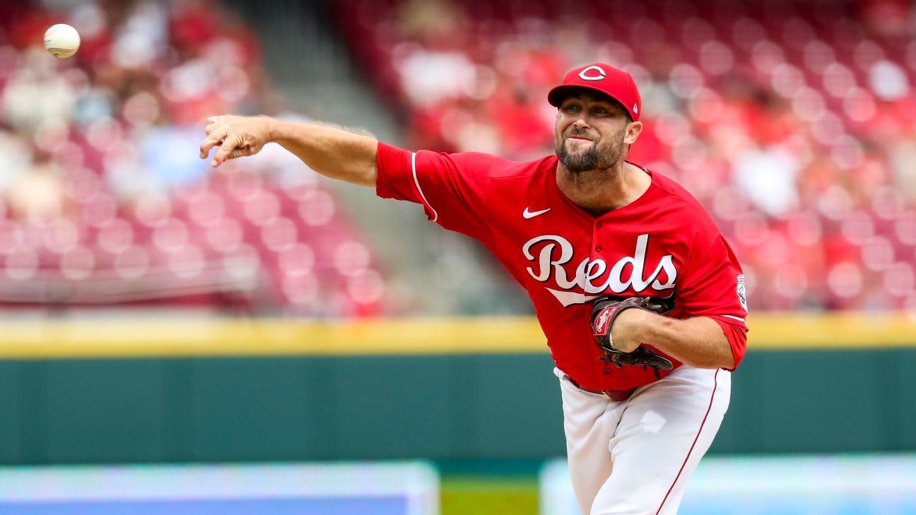 Reds P Hunter Strickland Ink Minor League Deal Big League Invite Espn 