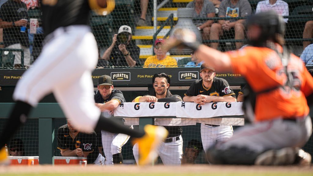 O's, Pirates play ump-less bottom of ninth inning