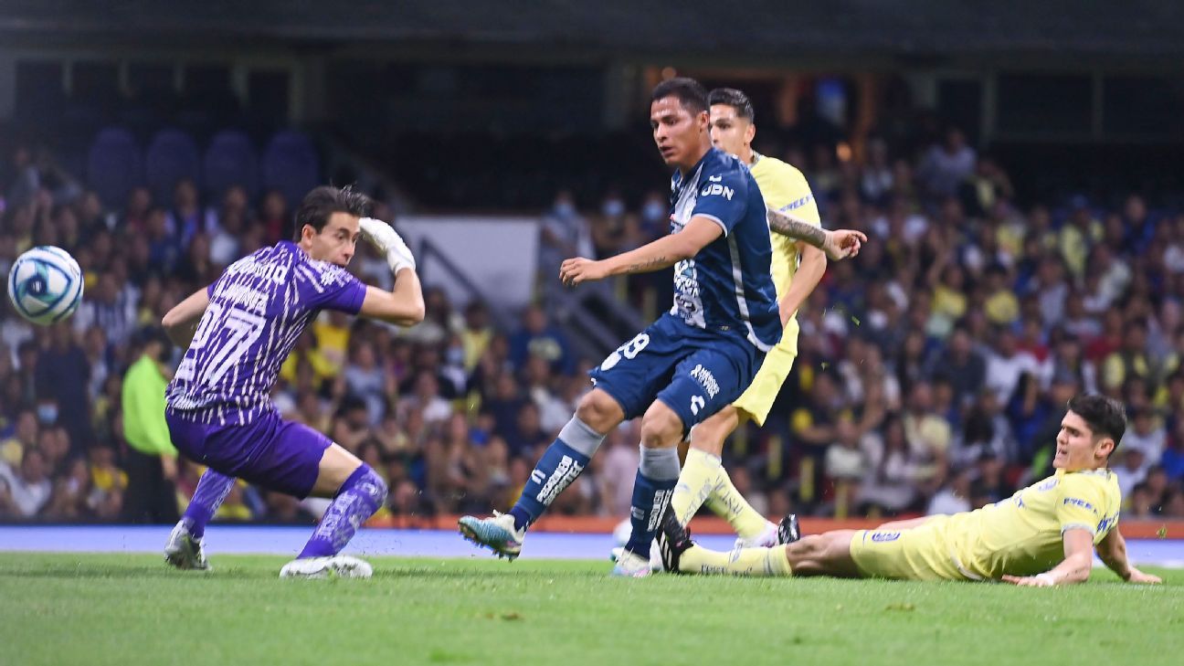 US fans booed Oscar Jimenez after the goal fouls