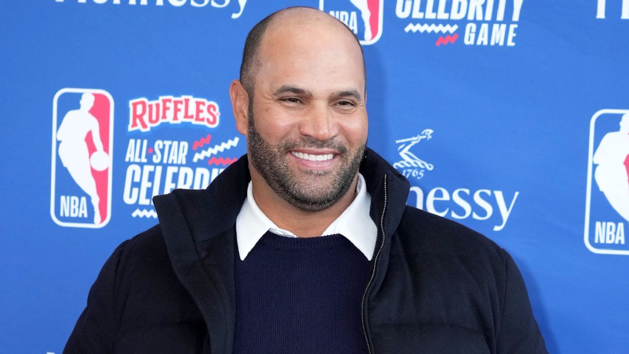 Retired Pujols open to coaching role in future