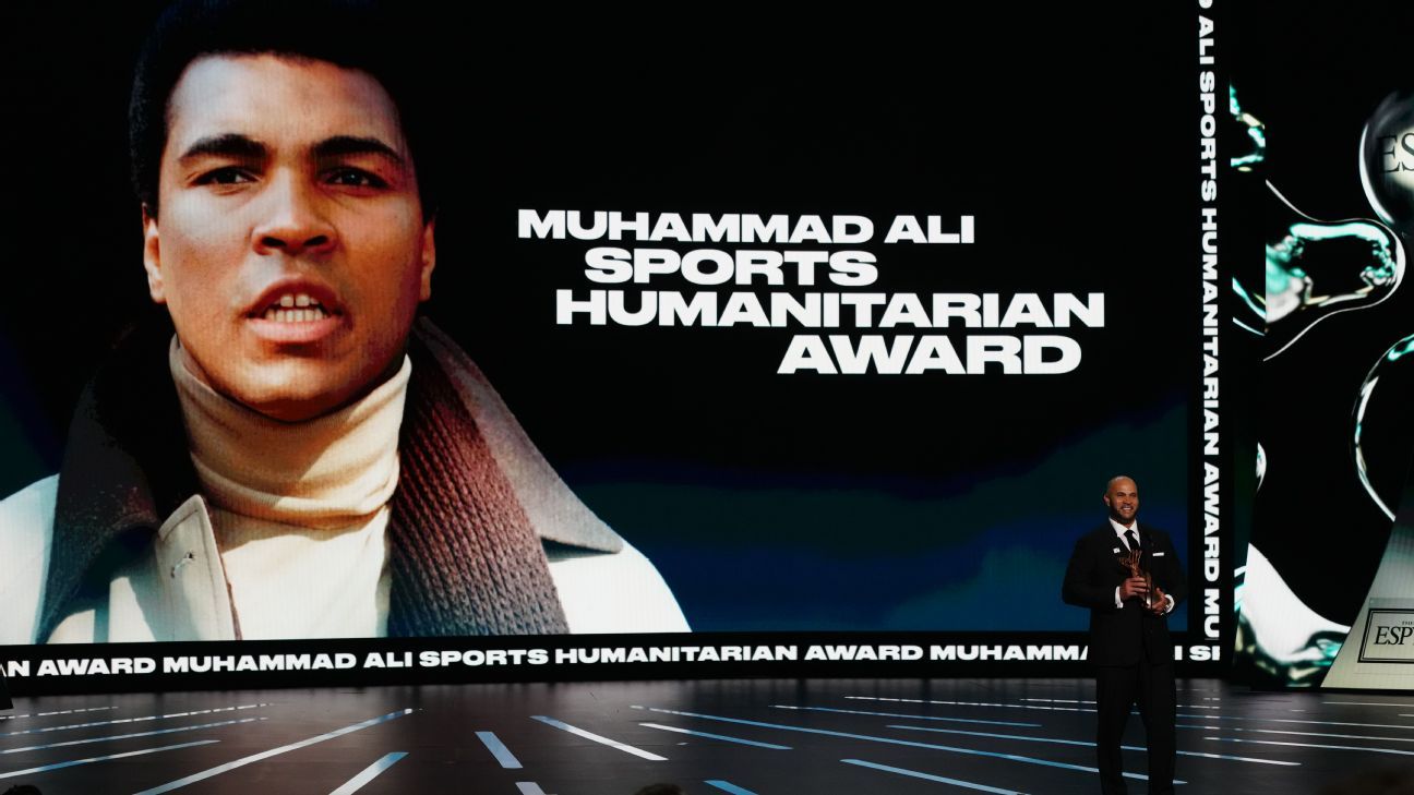 Albert Pujols wins Muhammad Ali Sports Humanitarian Award